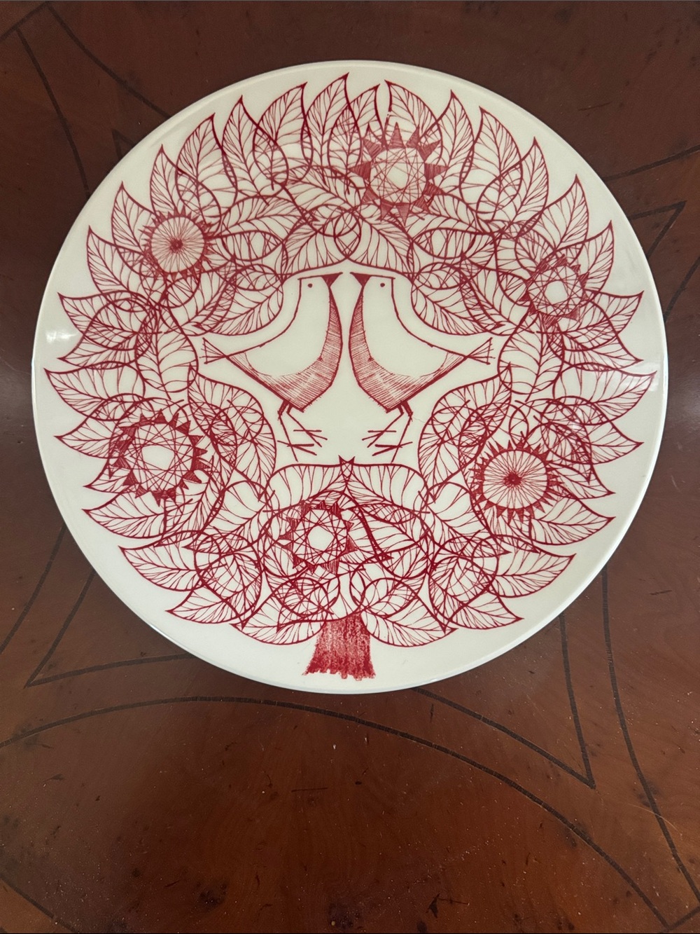 Crate & Barrel Carly Dodsley Red Birds 11 in Dinner Plate Made In England